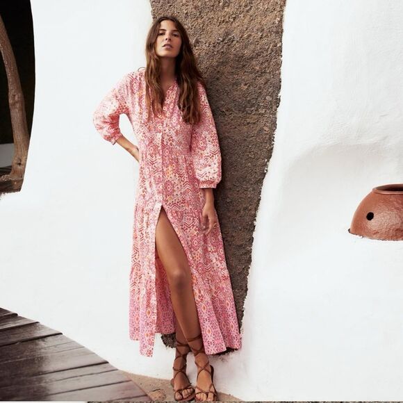 - Zara
PRINTED TIERED DRESS - Picture 2 of 9